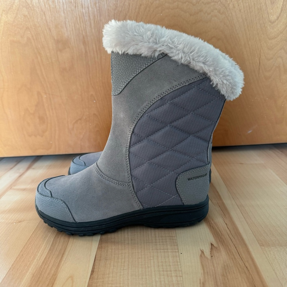 Columbia Gray Quilted Winter Boots
